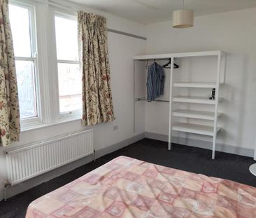 3 bedroom maisonette to rent - Photo 5