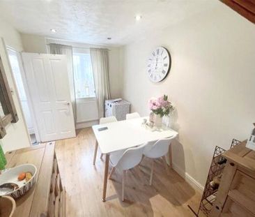 3 bedroom house to rent Beckinsale Grove, Crownhill, Milton Keynes,... - Photo 3