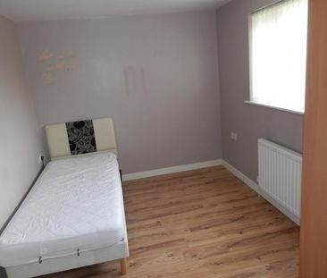 2 bedroom end of terrace house to rent - Photo 6