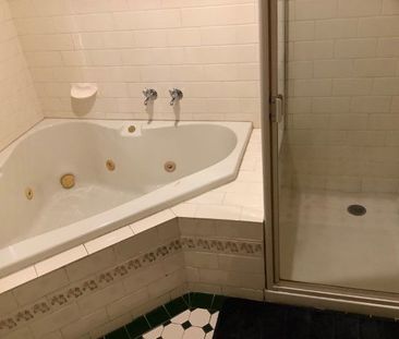 Large and Tranquil Living, Plenty of Space Throughout! - Photo 2