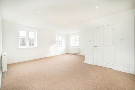 Kavsan Place, Cranford, TW5 - Photo 3