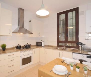 Room in a shared 5-bedroom apartment for rent in El Gòtic, professi... - Photo 6