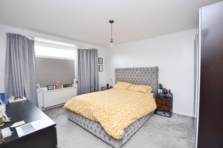 3 bedroom detached bungalow to rent - Photo 4