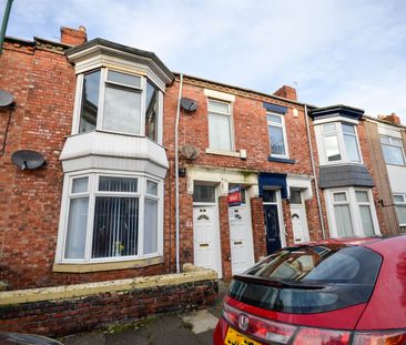 2 bed flat to rent in Wharton Street, South Shields, NE33 - Photo 2