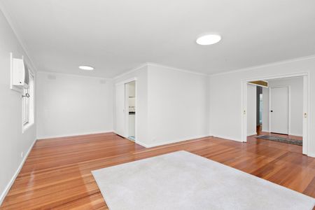 10 Phillip Road, Keilor East VIC 3033 - Photo 3