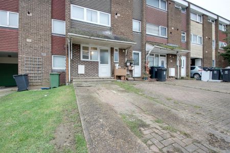 Wensleydale, Hemel Hempstead - Photo 4