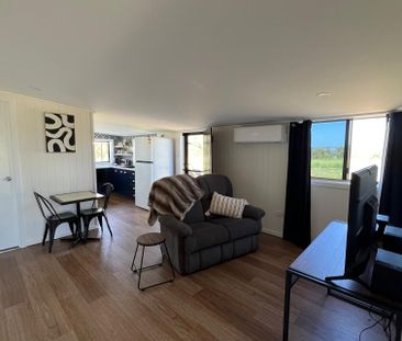 Furnished Studio, Electricity Included and Weekly Cleaning - Photo 1