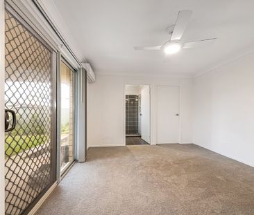 Spacious and Modern Family Home in Yandina - Photo 4