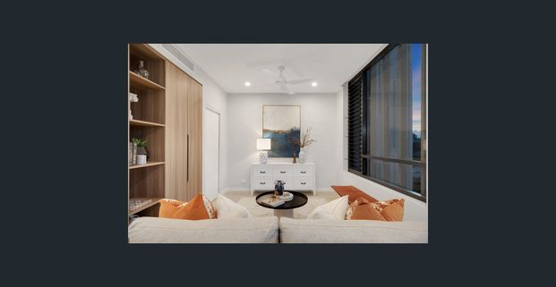 Luxury 3 Bedroom Apartment - Photo 1