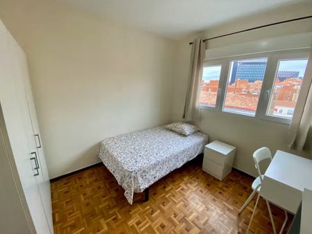 Calle Aguileñas, Madrid, Community of Madrid 28029 - Photo 2