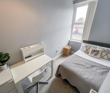 1 bedroom in a house share to rent - Photo 2