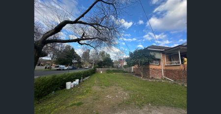 Share House-Charming Family Home in Leafy Mont Albert-Furnished - Photo 4