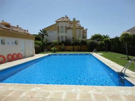 Townhouse in Costabella - Photo 3