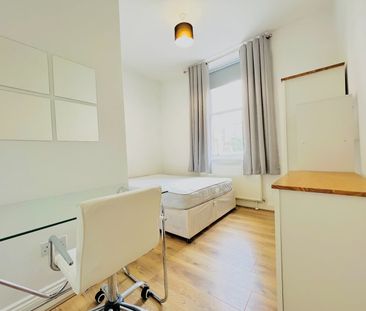 2 Bed Flat, Rosslyn House, SW2 - Photo 3