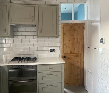 Room in a Shared Flat, Charlton Road, SE3 - Photo 4