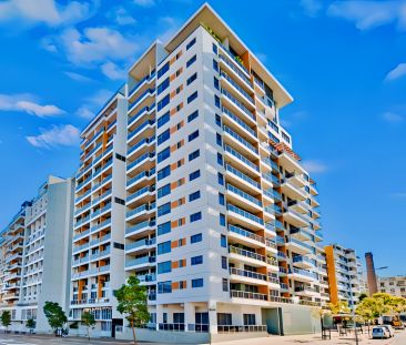 2 Lachlan St, Sydney - Photo 3