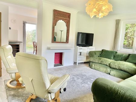 3 bedroom detached bungalow to rent - Photo 2