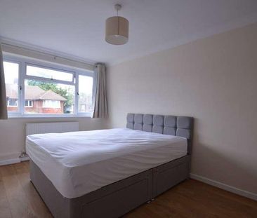 Avondale Avenue, Staines-upon-thames, TW18 - Photo 1