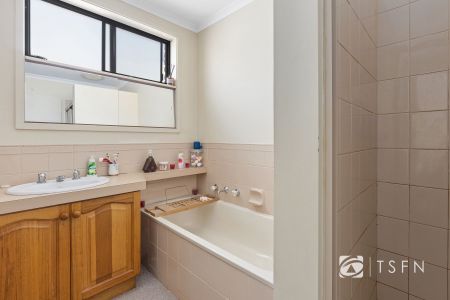 Neat and Tidy Two Bedroom Unit - Photo 5