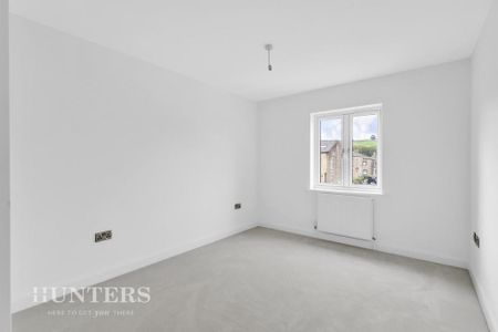 4 bedroom semi-detached house to rent - Photo 2