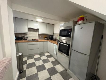 1 bedroom flat to rent - Photo 2