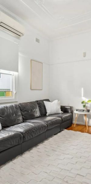 SPACIOUS 2 BEDROOM IN CONVIENENT LOCATION - Photo 1