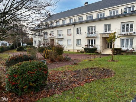 CAEN - F5 de 82 m² - Photo 3