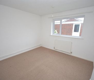 2 bedroom detached bungalow to rent - Photo 1
