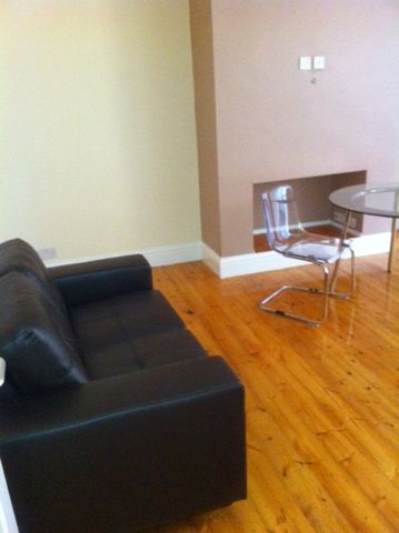 Two Bedroom Apartment, Helmsley Road, Sandyford/Jesmond - Photo 2