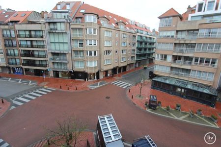 GEMEUBELD - Aangenaam appartement vlakbij het strand en het bruisende Rubensplein. - Photo 4