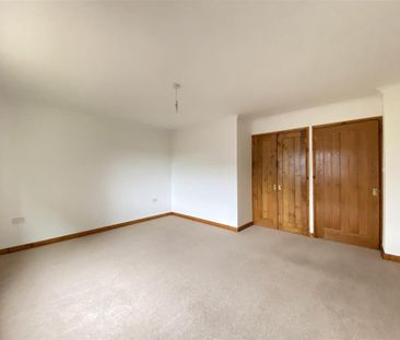 4 bedroom link detached house to rent - Photo 6