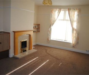 2 bedroom semi-detached house to rent - Photo 6
