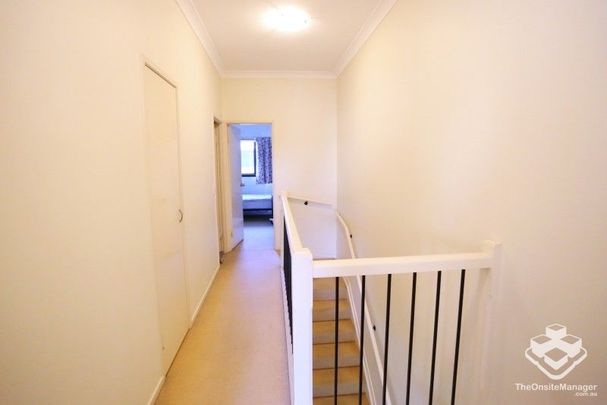 Perfect location in Toowong, Top notch garden - Photo 1