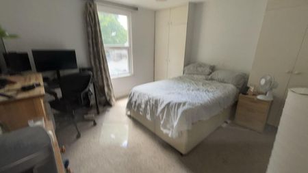 3 bedroom ground floor flat to rent - Photo 2