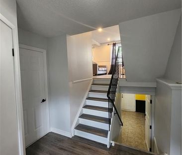 Detached Home For Lease | S8128348 - Photo 2