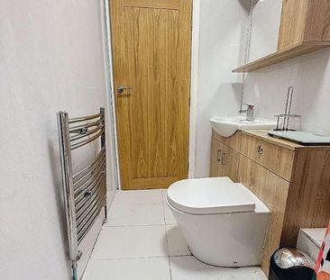 Porthill Bank, Newcastle-under-lyme, ST5 - Photo 4