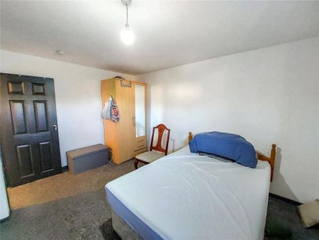 4 bedroom apartment to rent - Photo 4