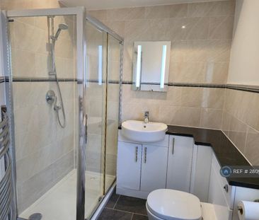 1 bedroom in a house share to rent - Photo 6