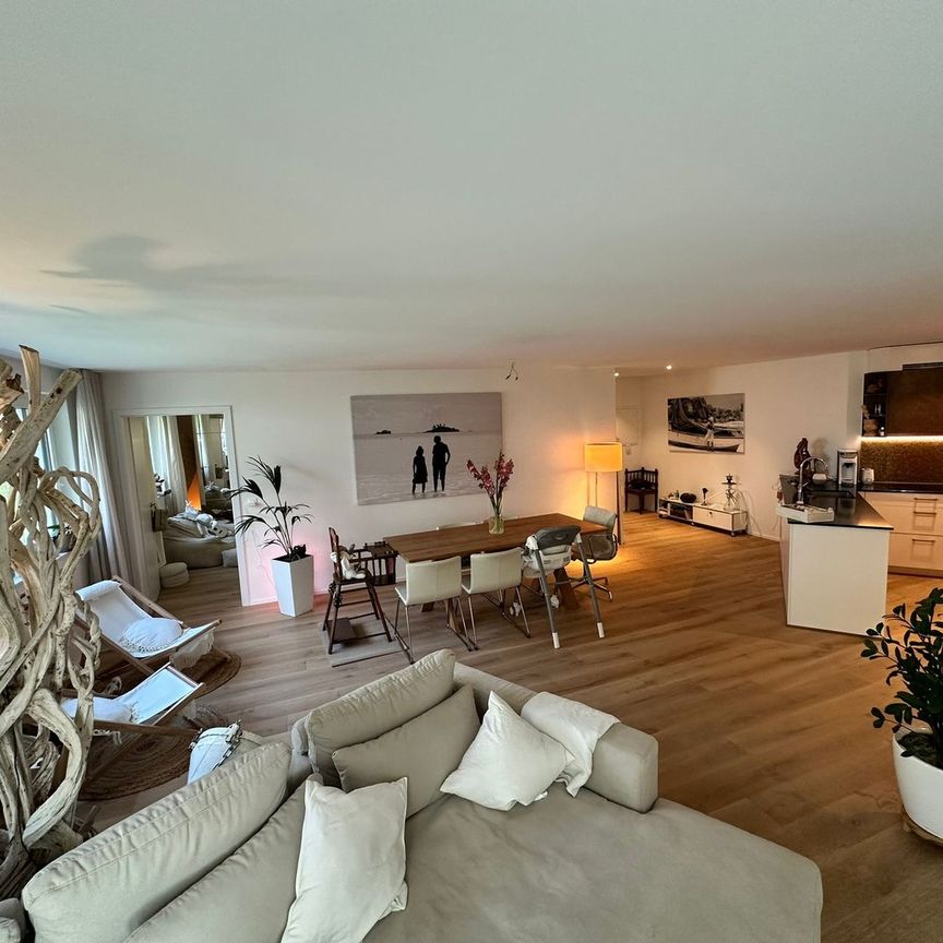 Moderne 4.5-Zimmer-Wohnung mit grossem Gartensitzplatz in Forch – Minergie-zertifiziert - Foto 1