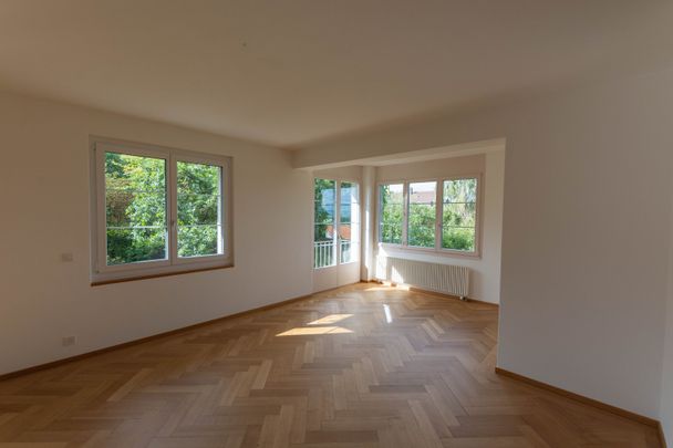 Wohnen mit Weitblick und besonderem Charme – 5.5-Zimmer-Duplex an bester Lage im Spiegel - Photo 1