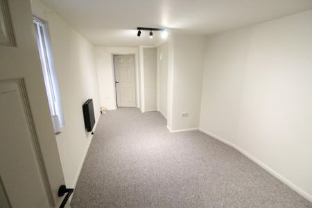 1 bedroom ground floor flat to rent - Photo 3