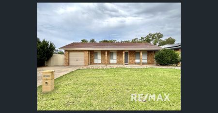 Perfect Family Home in Cul de Sac - Photo 4