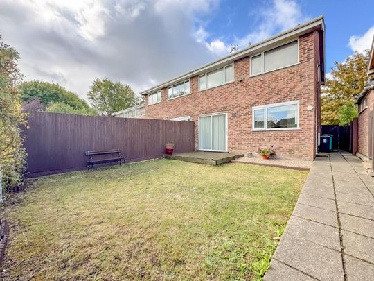 3 bedroom semi-detached house to rent - Photo 1