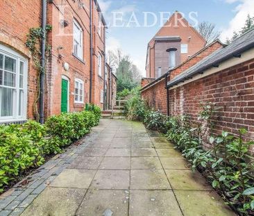 Courtyard Cottages- High Street, Bromsgrove, B61 - Photo 2