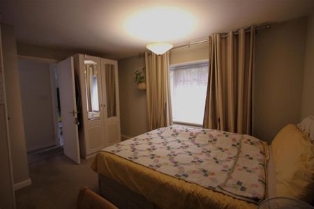 1 bedroom in a house share to rent - Photo 3