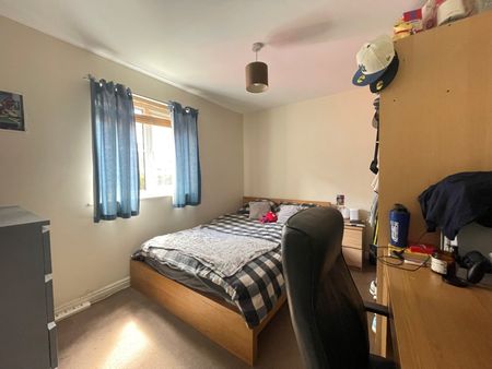 4 bedroom apartment to rent - Photo 4