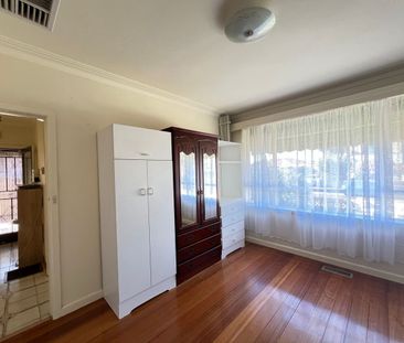 29 Valencia Street, Glenroy, VIC 3046 - Photo 6
