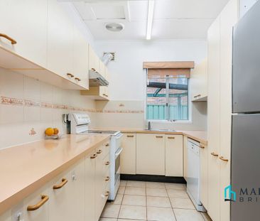 Spacious 4-Bed Family Home in a Quiet and Convenient Location - Photo 6