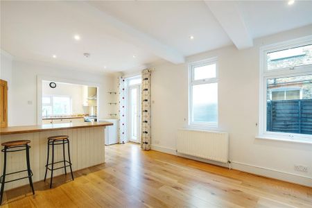 3 bedroom maisonette to rent - Photo 4