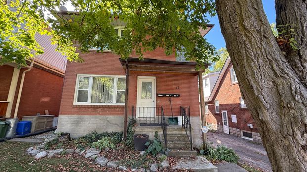 For Lease - 17 Carfrae Crescent Unit# Upper Apartment, London South, Ontario - Photo 1